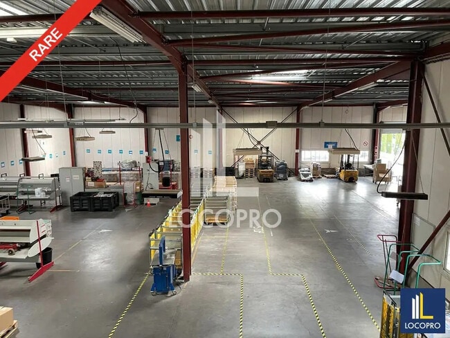 Plus de détails pour Local d'activités à louer