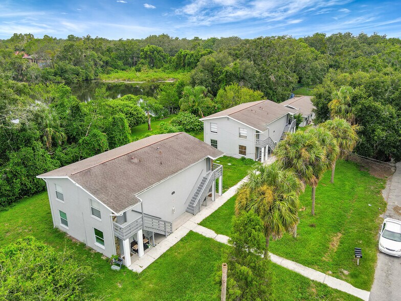 2203-2207 Irene St, Lutz, FL à vendre - Photo de l’immeuble – Image 1 sur 21