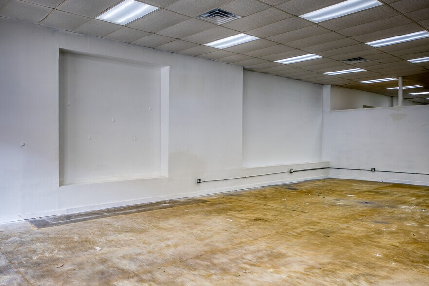 307 E Goliad Ave, Crockett, TX à vendre - Photo de l’immeuble – Image 3 sur 28