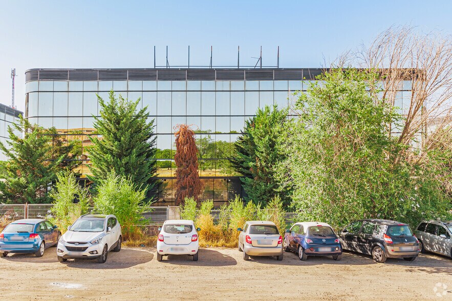 Bureau dans Villaviciosa de Odón, Madrid à louer - Photo de l’immeuble – Image 2 sur 19
