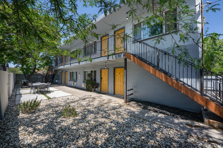 630 Sinclair St, Reno, NV à vendre - Photo de l’immeuble – Image 2 sur 16