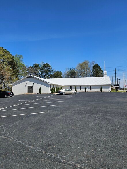 2920 Browns Bridge Rd, Gainesville, GA à vendre - Photo de l’immeuble – Image 2 sur 5