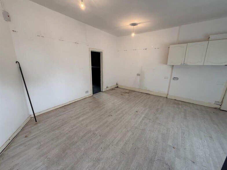 389 Poulton Rd, Wallasey à louer - Photo de l’immeuble – Image 3 sur 7