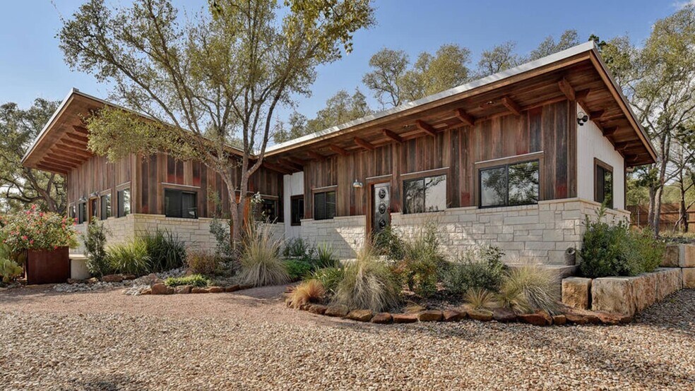 8700 Gallant Fox Rd, Austin, TX à louer - Photo de l’immeuble – Image 2 sur 9