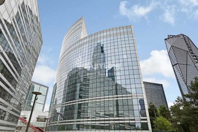 Plus de détails pour 16 Rue Hoche, Puteaux - Bureau à louer