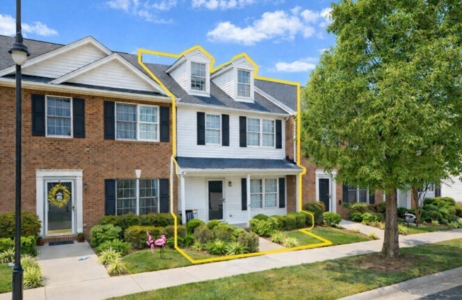 736 Wyndhurst Dr, Lynchburg, VA à vendre - Photo principale – Image 1 sur 3