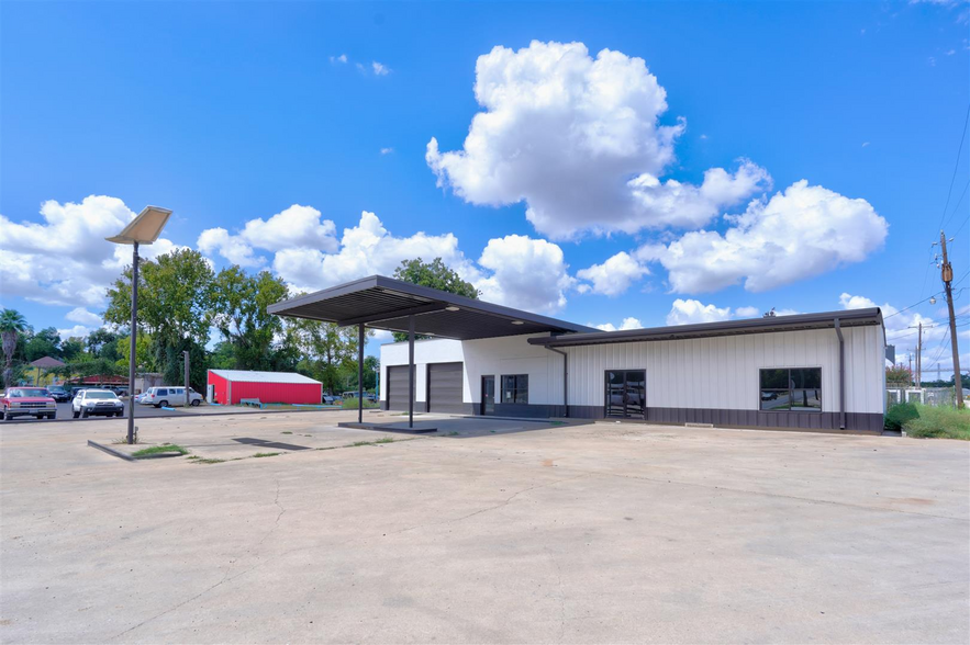 623 N Richmond Rd, Wharton, TX à vendre - Photo de l’immeuble – Image 3 sur 37