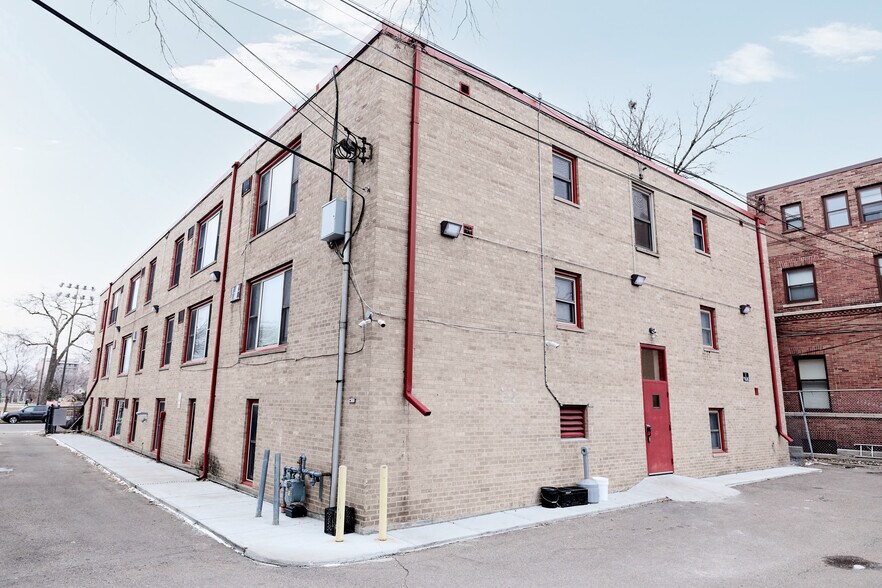 2110 S Park Ave, Minneapolis, MN à vendre - Photo de l’immeuble – Image 3 sur 12