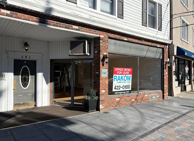 161 E Main St, Mount Kisco, NY à louer - Photo de l’immeuble – Image 2 sur 5
