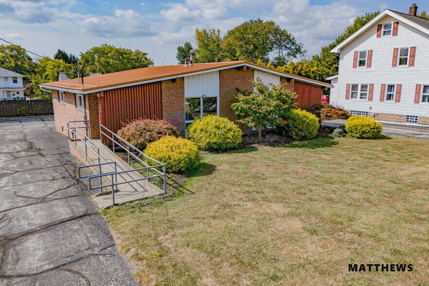 175 N Buhl Farm Dr, Hermitage, PA à vendre - Photo de l’immeuble – Image 1 sur 3