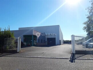 Plus de détails pour Local d'activités à louer