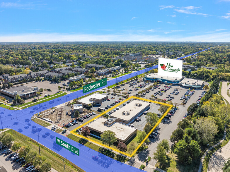 6915 Rochester Rd, Troy, MI à louer - Photo de l’immeuble – Image 2 sur 3