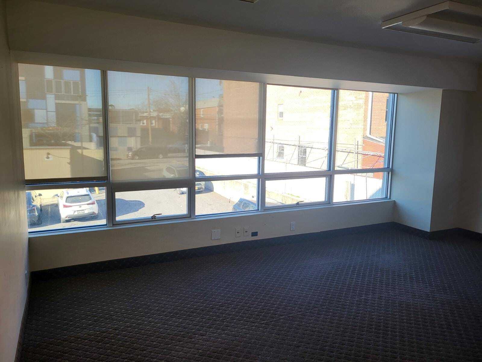 215-45 Northern Blvd, Bayside, NY à louer Photo intérieure– Image 1 sur 6