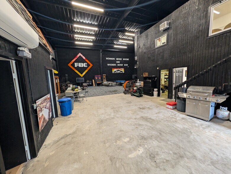 3050 Ualena St, Honolulu, HI à louer - Photo de l’immeuble – Image 2 sur 15