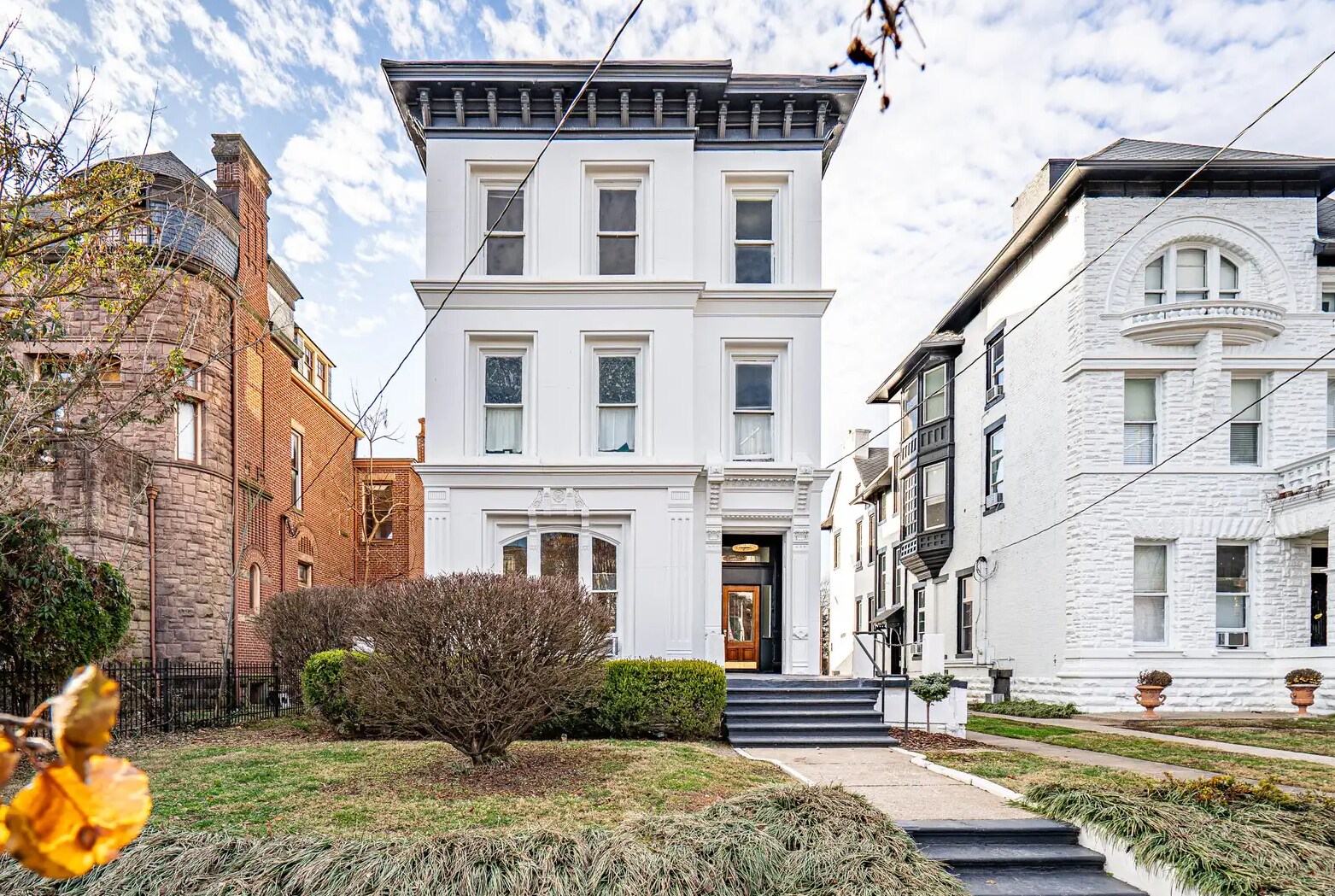 Value-Add Multifamily Portfolio portefeuille de 4 biens à vendre sur LoopNet.fr Photo de l’immeuble– Image 1 sur 10