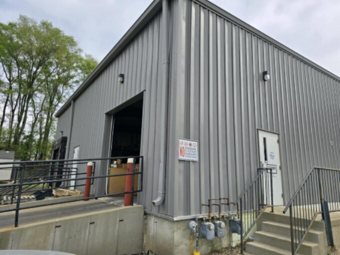 1101 S Broadway St, Yankton, SD à louer - Photo de l’immeuble – Image 2 sur 22