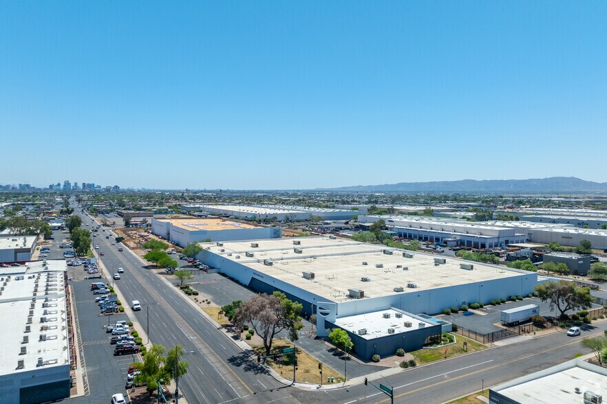 3865 W Van Buren St, Phoenix, AZ à louer - Photo de l’immeuble – Image 2 sur 7
