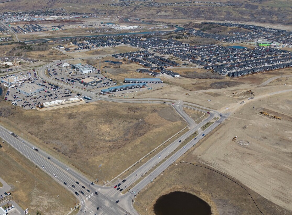 3 River Heights Dr, Cochrane, AB à vendre Aérien– Image 1 sur 3