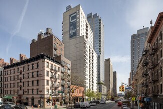 Plus de détails pour 1749 First Ave, New York, NY - Local commercial à louer