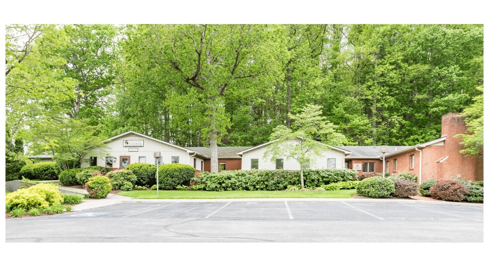 2206 S Main St, Blacksburg, VA à louer - Photo de l’immeuble – Image 3 sur 5