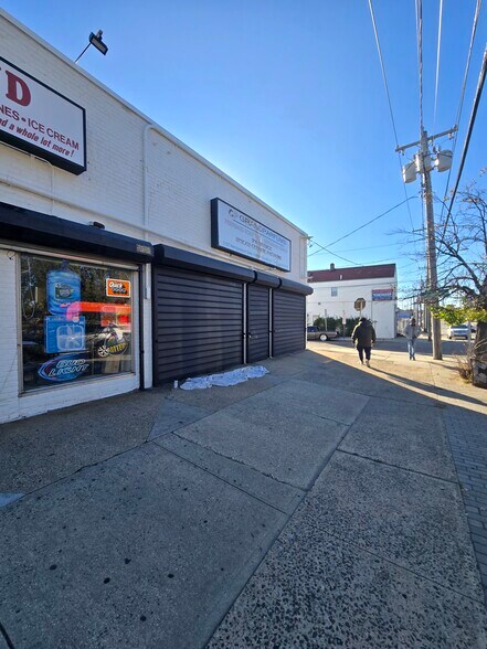 1155-1157 Hempstead Tpke, Franklin Square, NY à louer - Photo de l’immeuble – Image 2 sur 2
