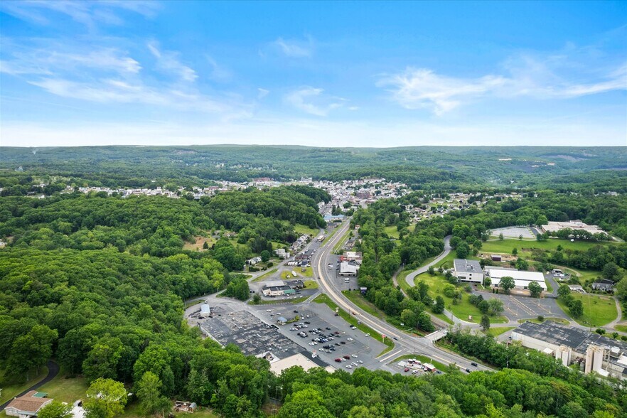 44 Kings Vlg, Minersville, PA à vendre - Photo de l’immeuble – Image 3 sur 11