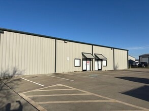 1919 Golden Heights Rd, Fort Worth, TX à louer Photo de l’immeuble– Image 1 sur 8