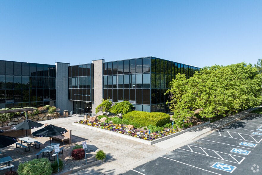 10975 S Sterling View Dr, South Jordan, UT à louer - Photo de l’immeuble – Image 2 sur 12