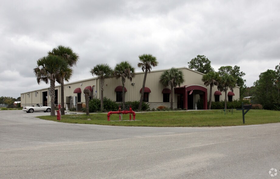 9971 Bavaria Rd, Fort Myers, FL à louer - Photo principale – Image 1 sur 13
