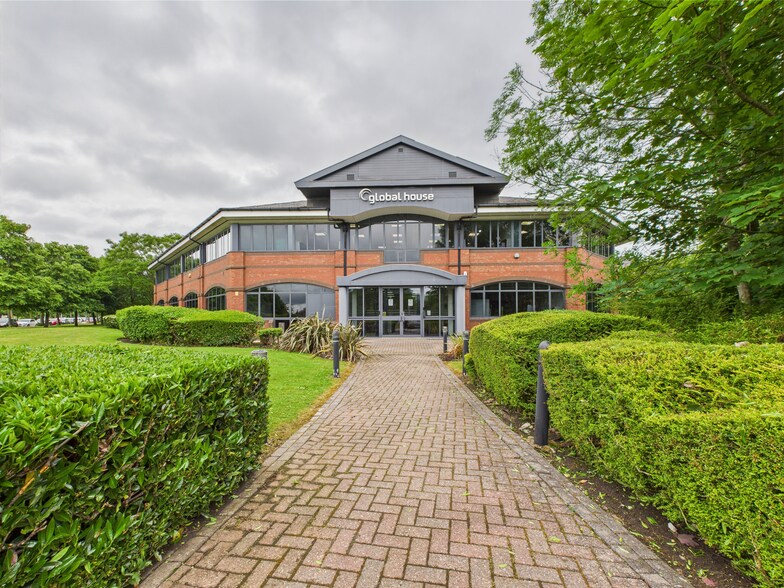 Westmere Dr, Crewe à louer - Photo principale – Image 1 sur 2