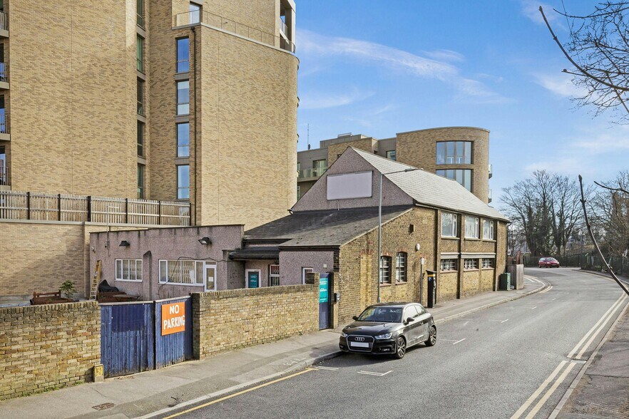 Tavistock Rd, West Drayton à louer - Photo de l’immeuble – Image 3 sur 8