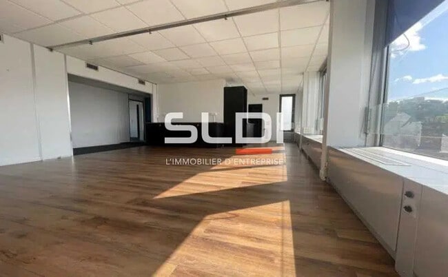 Plus de détails pour Bureau à vendre