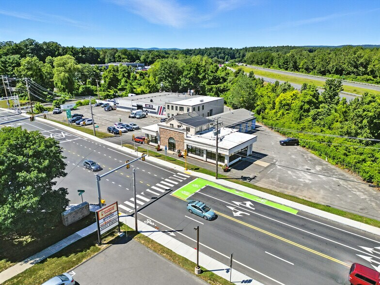 48 Damon Rd, Northampton, MA à louer - Photo de l’immeuble – Image 3 sur 26