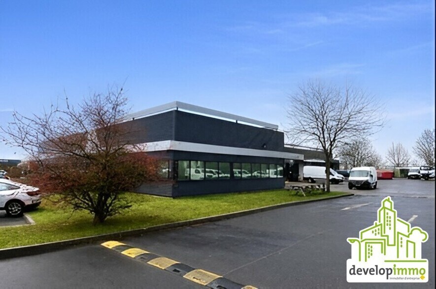 Local d'activités dans Ifs à vendre - Photo de l’immeuble – Image 1 sur 13