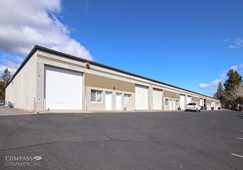 63025 O B Riley Rd, Bend, OR à louer - Photo principale – Image 1 sur 4