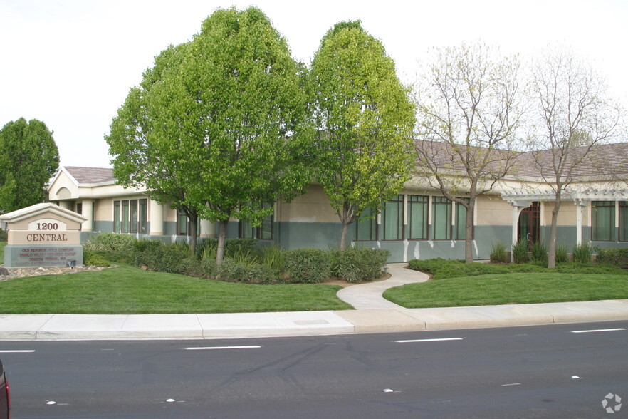 1210 Central Blvd, Brentwood, CA à louer - Photo de l’immeuble – Image 2 sur 19