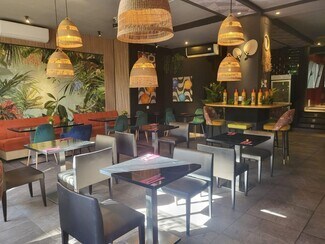 Plus de détails pour Local commercial à louer