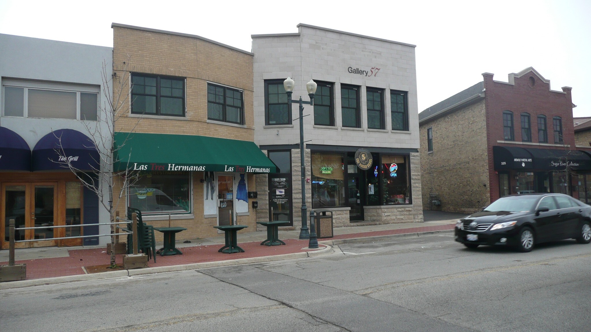 327-329 Waukegan Ave, Highwood, IL à louer Photo principale– Image 1 sur 5