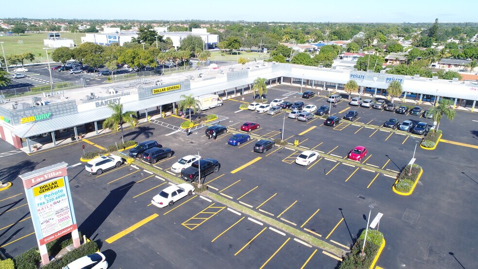 4705-4773 NW 183rd St, Miami Gardens, FL à louer - Photo de l’immeuble – Image 2 sur 4