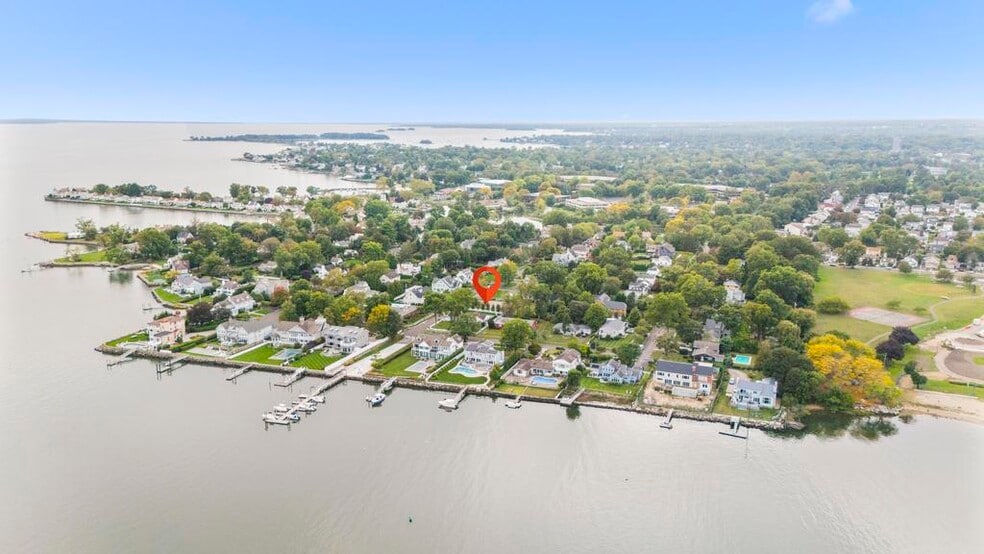 38 Cook Rd, Stamford, CT à vendre - Photo principale – Image 1 sur 11