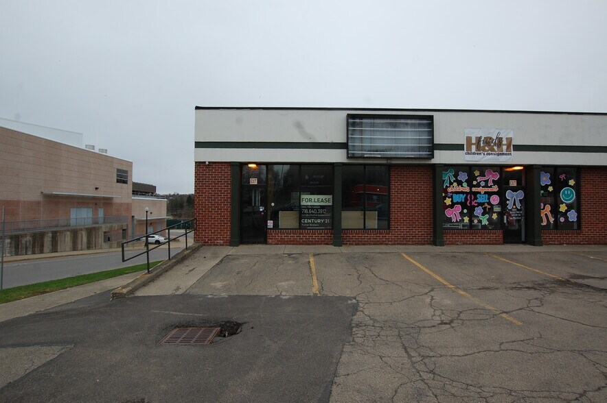 405 W Third St, Jamestown, NY à louer - Photo de l’immeuble – Image 3 sur 14