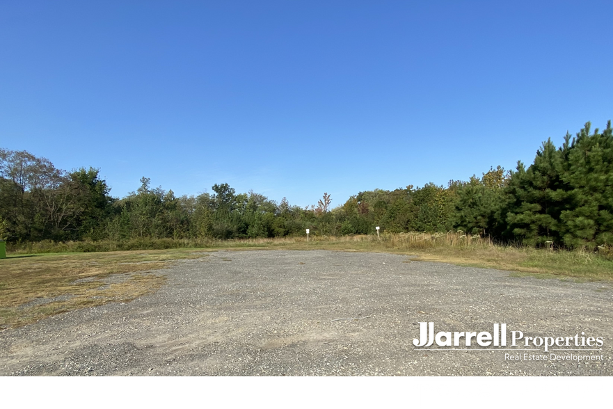8608 Jefferson Davis Hwy, Fredericksburg, VA à louer - Photo de l’immeuble – Image 2 sur 2