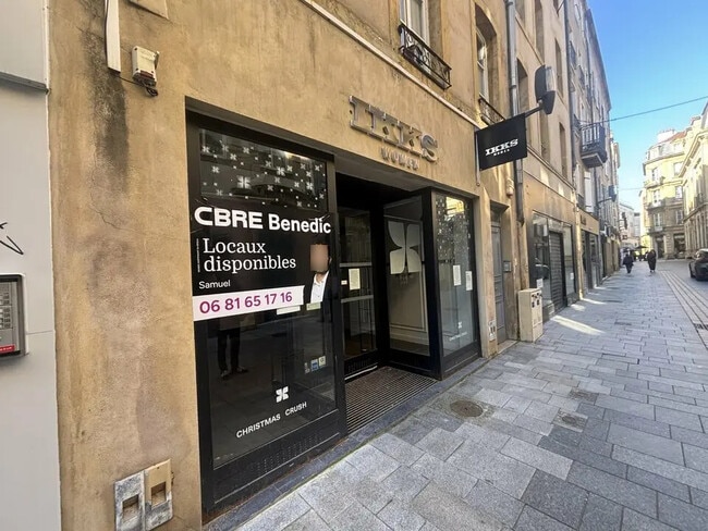 Plus de détails pour Local commercial à louer