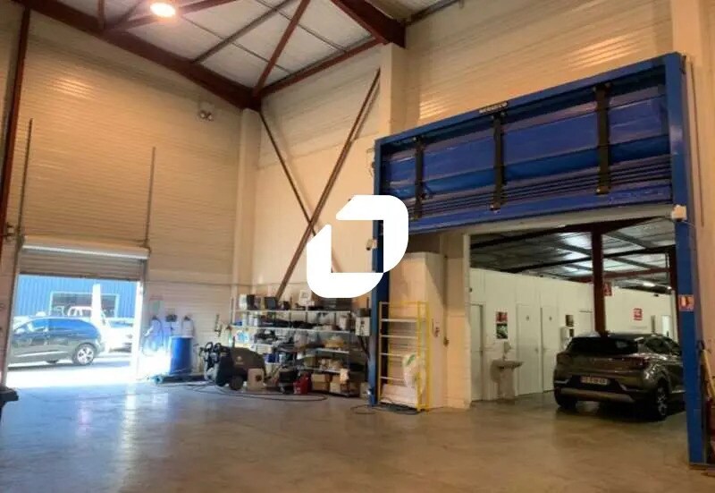 Industriel/Logistique dans SAINT-MEDARD-D'EYRANS à louer - Photo de l’immeuble – Image 1 sur 1