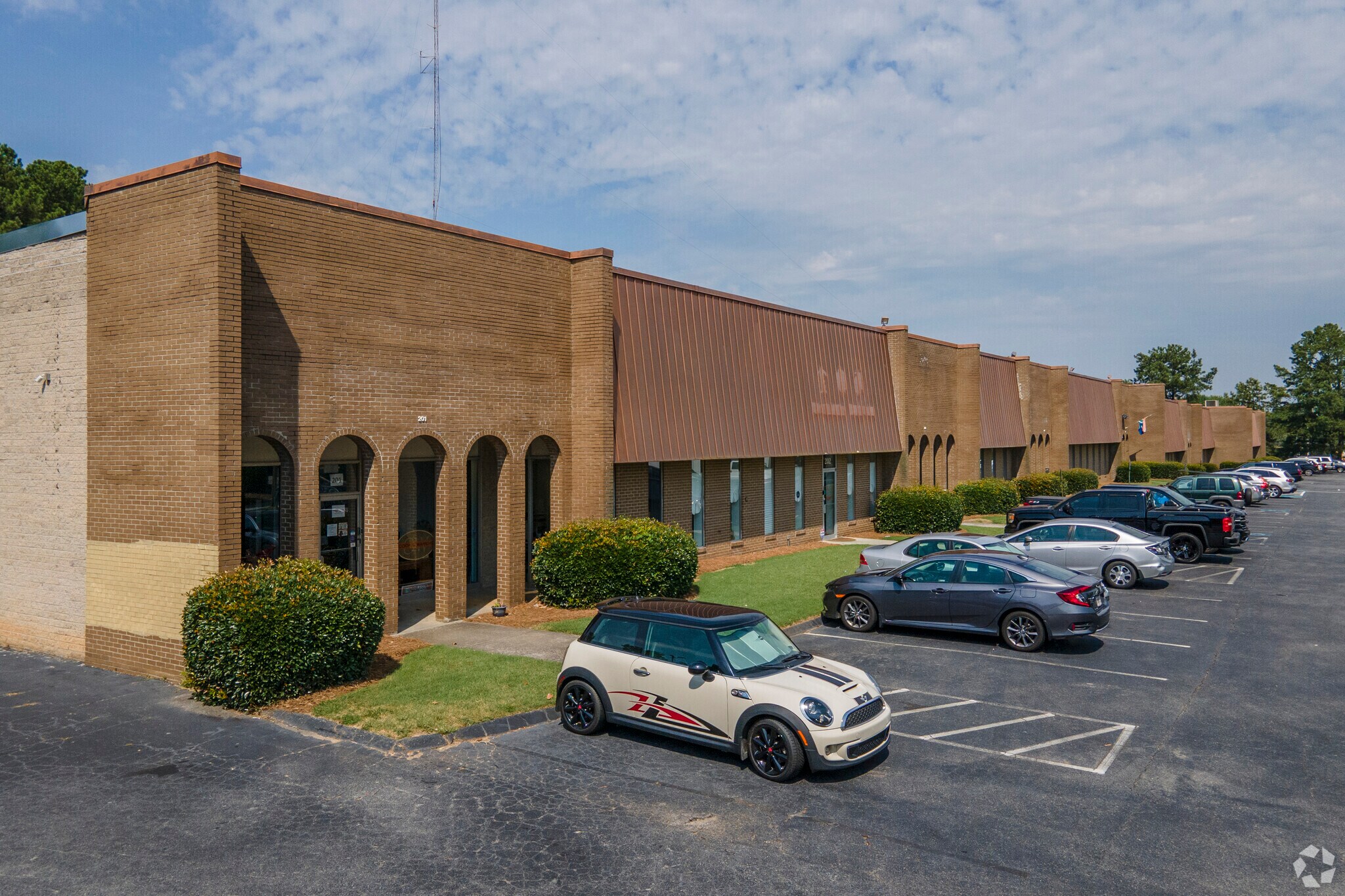 2065 Peachtree Industrial Ct, Atlanta, GA à louer Photo principale– Image 1 sur 8