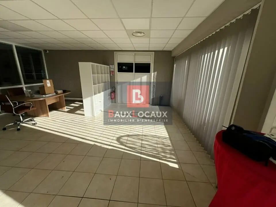 Local d'activités dans Bezouce à vendre Photo intérieure– Image 1 sur 7