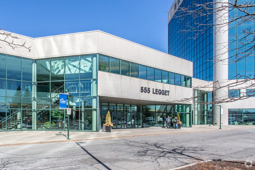 555 Legget Dr, Ottawa, ON à louer - Photo de l’immeuble – Image 2 sur 11