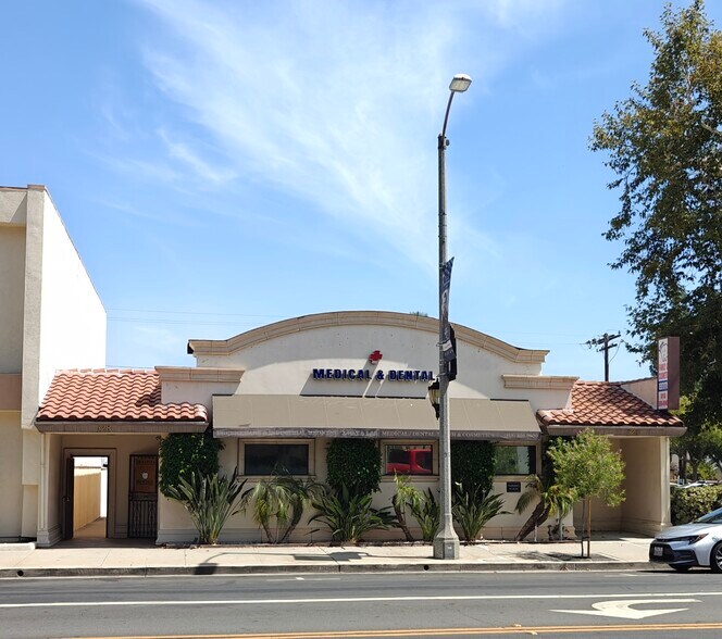 326-328 N Maclay Ave, San Fernando, CA à louer - Photo de l’immeuble – Image 1 sur 22