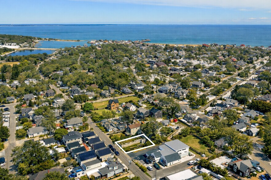 112 Dukes County Ave, Vineyard Haven, MA à vendre - Photo de l’immeuble – Image 2 sur 7