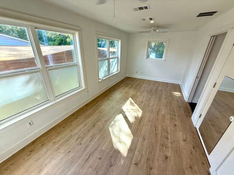 5806 Woodrow Ave, Austin, TX à louer - Photo intérieure – Image 3 sur 9